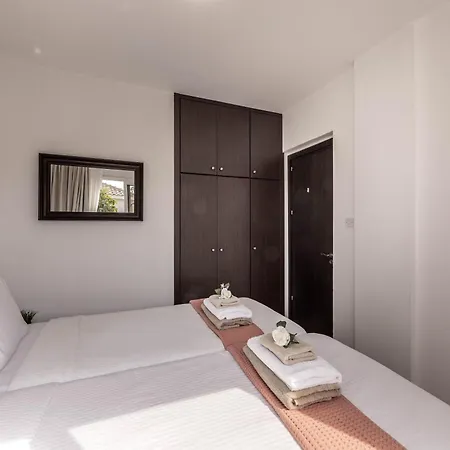View 9 -fig Tree Bay-jacuzzi-hot Tub Holiday home *